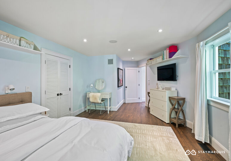 Hamptons Home 1020394