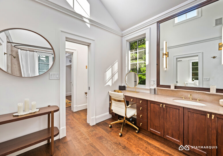 Hamptons Home 1020394