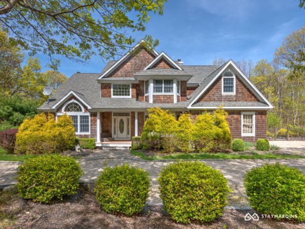 Hamptons Home 1020395