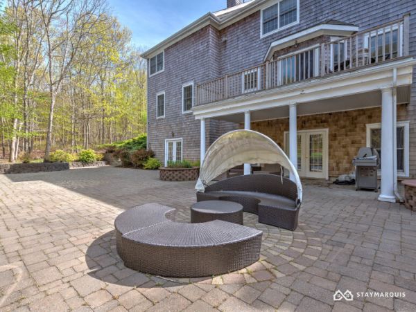 Hamptons Home 1020395