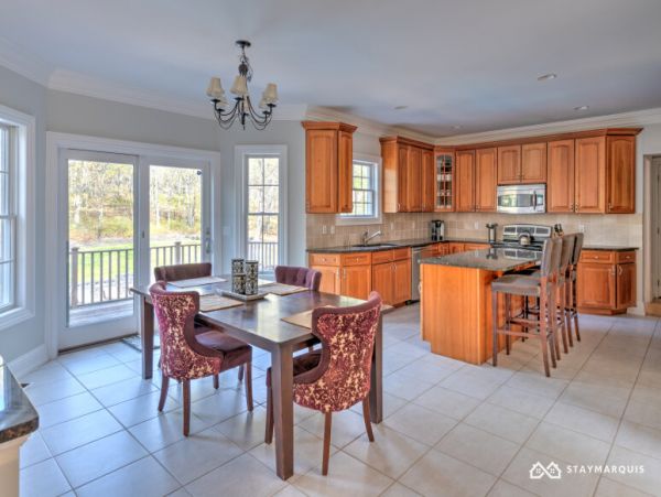 Hamptons Home 1020395