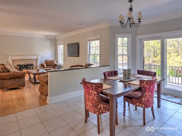 Hamptons Home 1020395