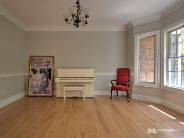 Hamptons Home 1020395