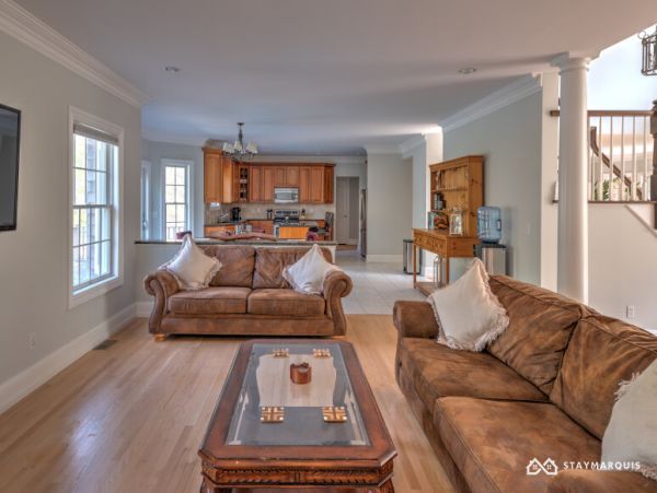 Hamptons Home 1020395
