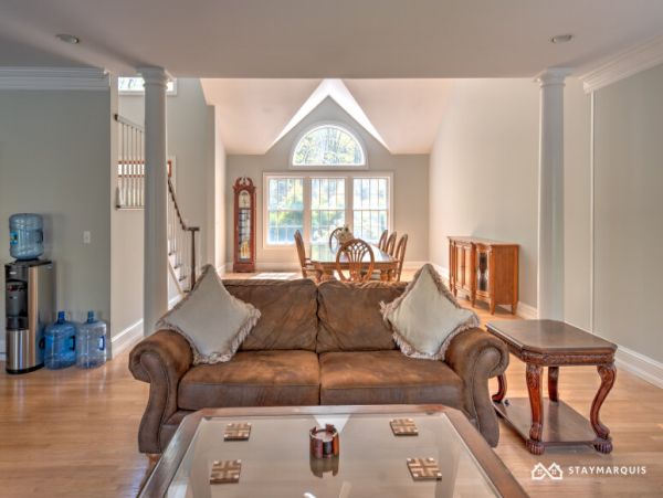 Hamptons Home 1020395