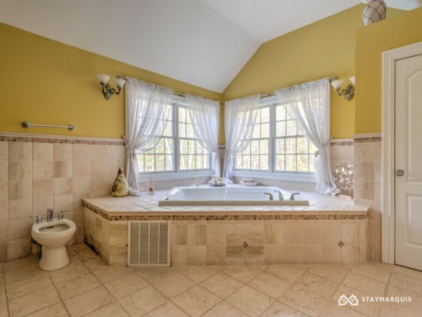 Hamptons Home 1020395