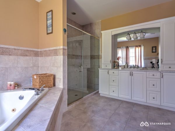 Hamptons Home 1020395