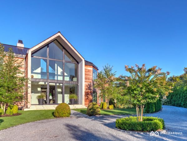 Hamptons Home 1020396