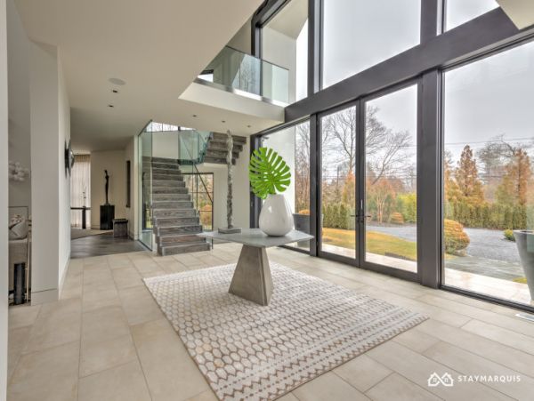 Hamptons Home 1020396