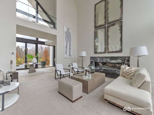 Hamptons Home 1020396