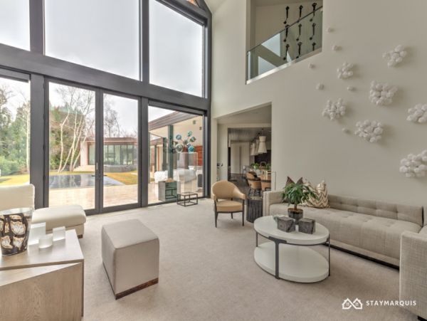 Hamptons Home 1020396