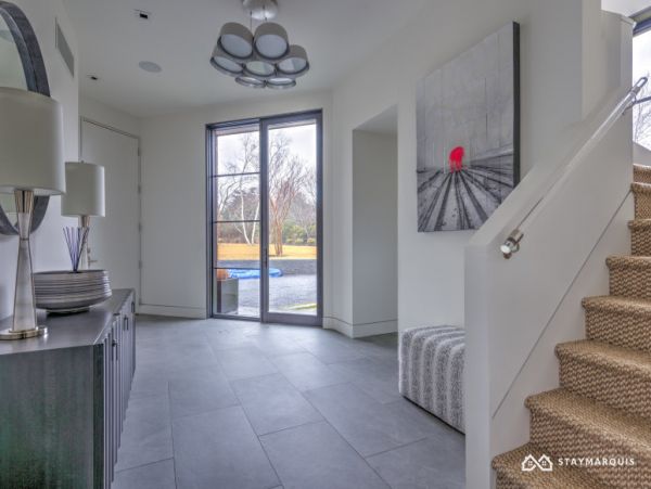 Hamptons Home 1020396