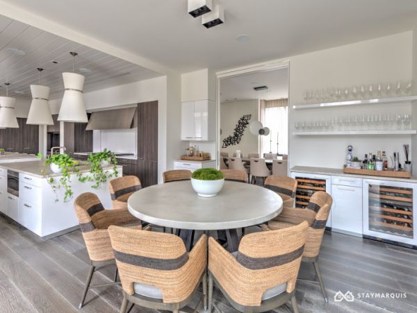 Hamptons Home 1020396