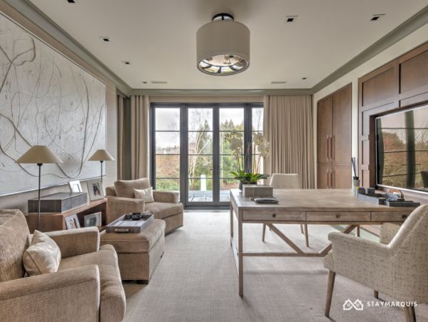 Hamptons Home 1020396
