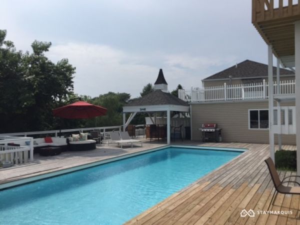 Hamptons Home 1020399