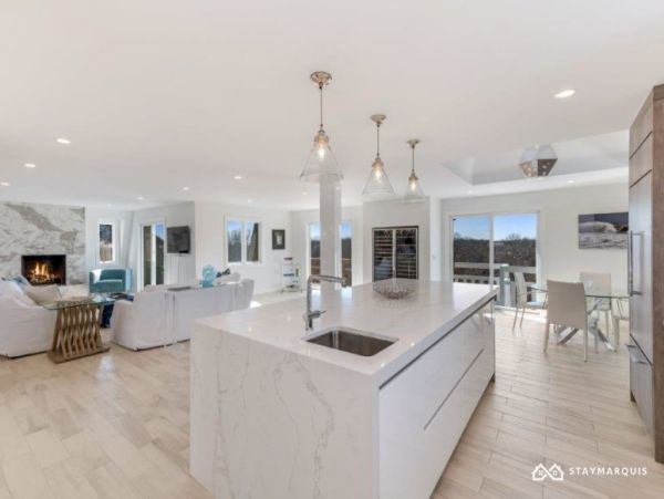 Hamptons Home 1020399
