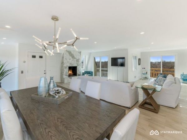 Hamptons Home 1020399