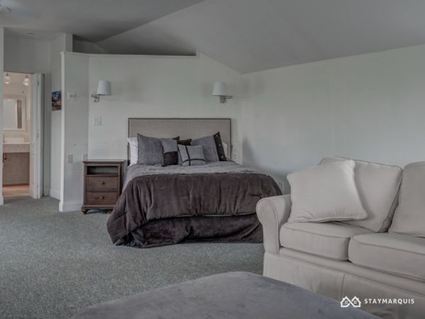 Hamptons Home 1020399