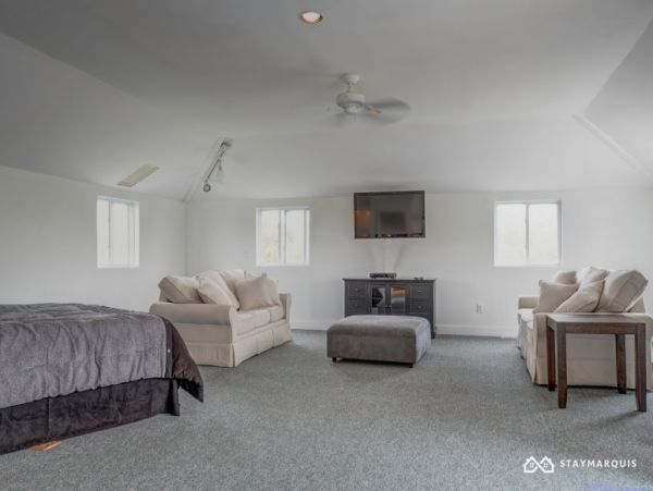 Hamptons Home 1020399