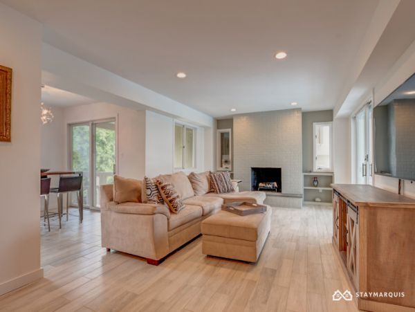 Hamptons Home 1020399