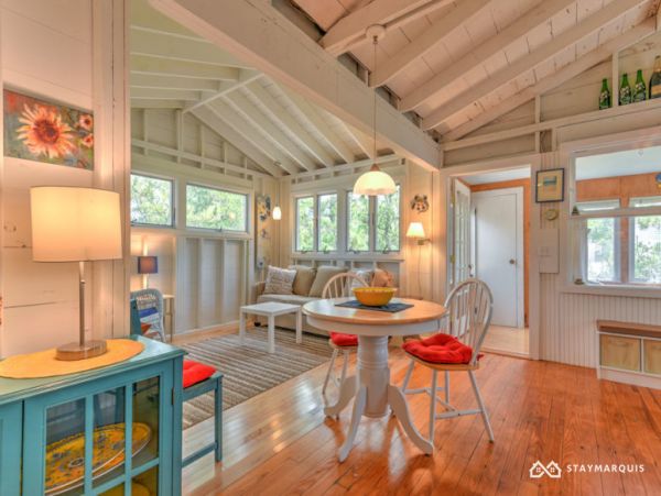 Hamptons Home 1020400