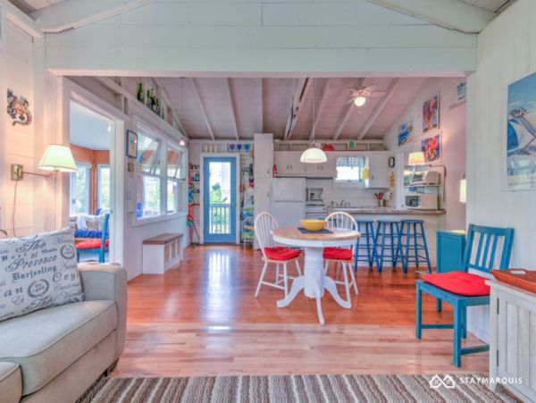 Hamptons Home 1020400