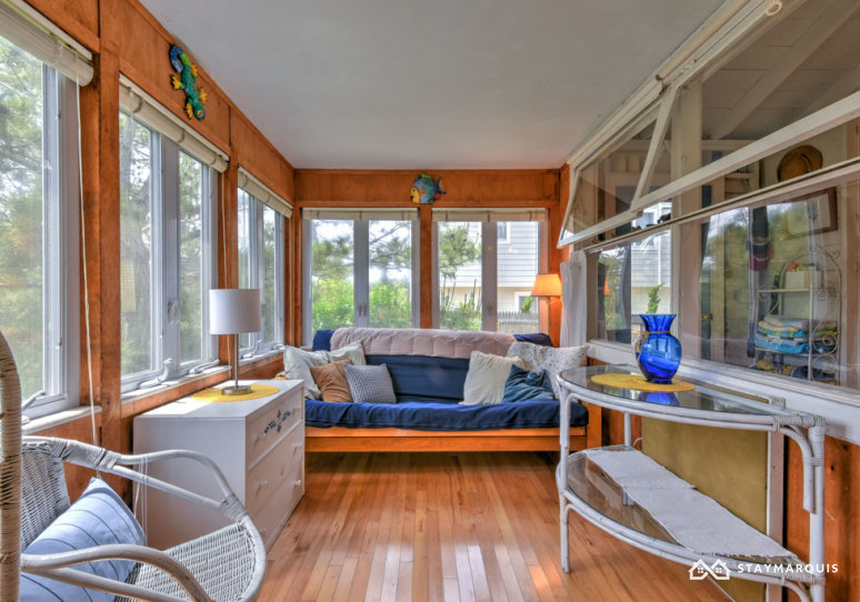 Hamptons Home 1020400