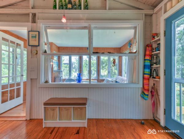 Hamptons Home 1020400
