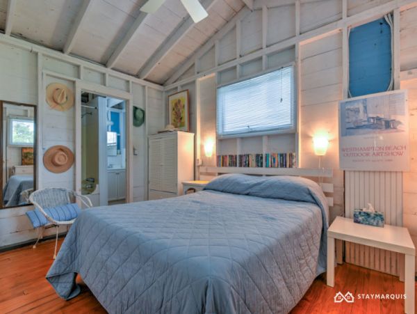 Hamptons Home 1020400