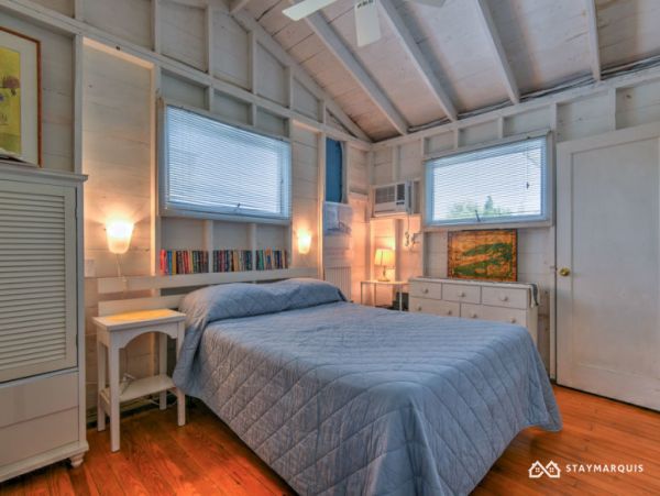 Hamptons Home 1020400