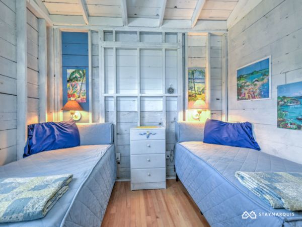 Hamptons Home 1020400