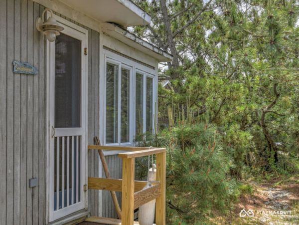 Hamptons Home 1020400