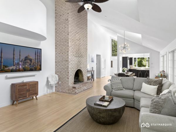 Hamptons Home 1020401