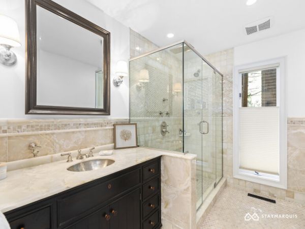Hamptons Home 1020401