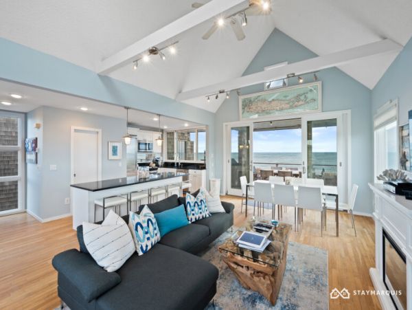 Hamptons Home 1020402