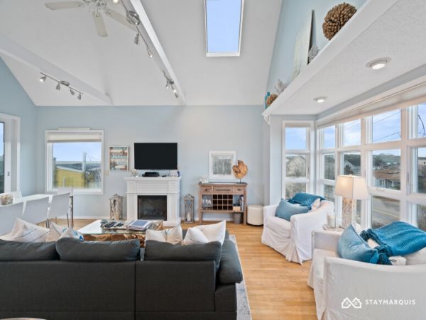Hamptons Home 1020402