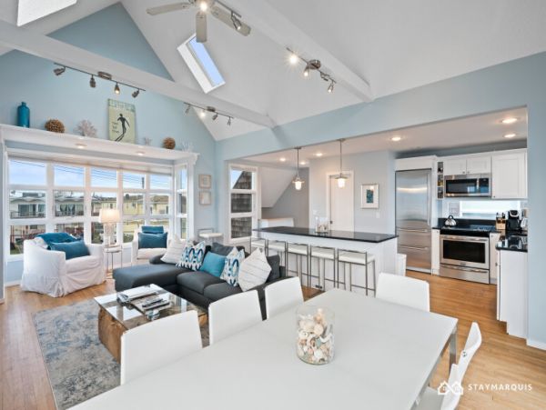Hamptons Home 1020402