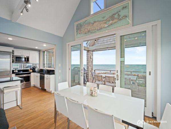 Hamptons Home 1020402