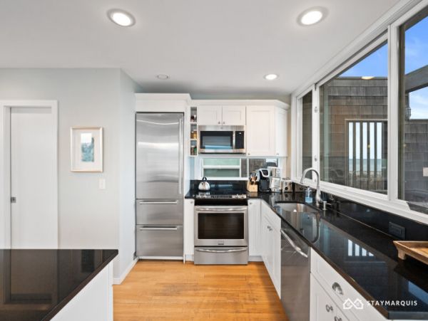 Hamptons Home 1020402