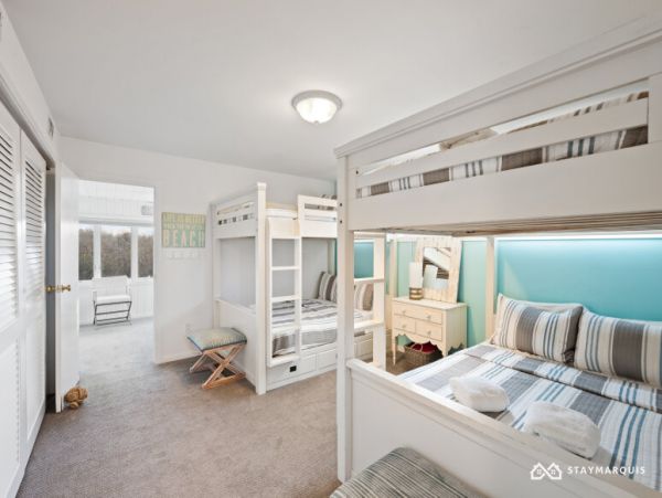 Hamptons Home 1020402