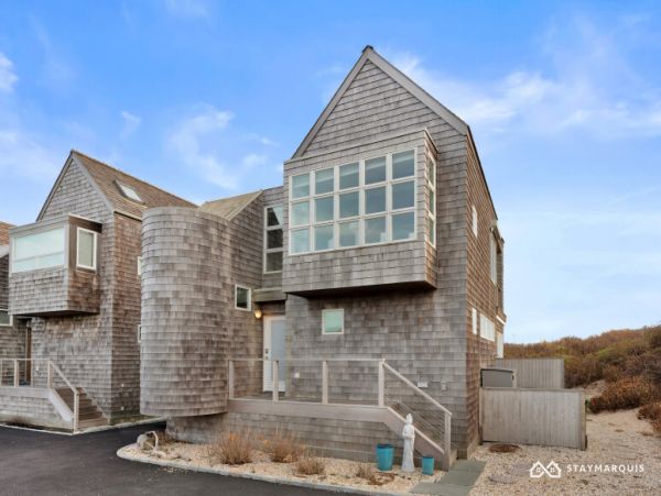 Hamptons Home 1020402