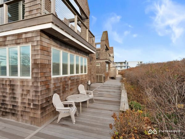 Hamptons Home 1020402