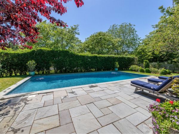 Hamptons Home 1020403
