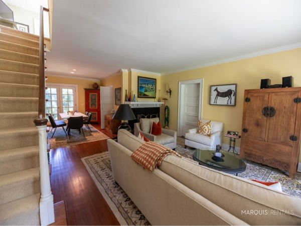 Hamptons Home 1020403