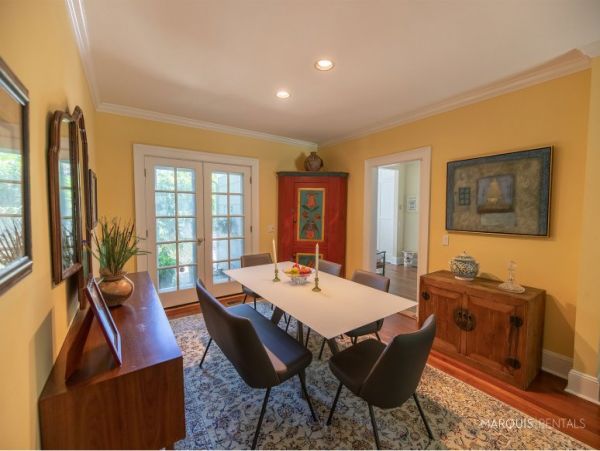 Hamptons Home 1020403