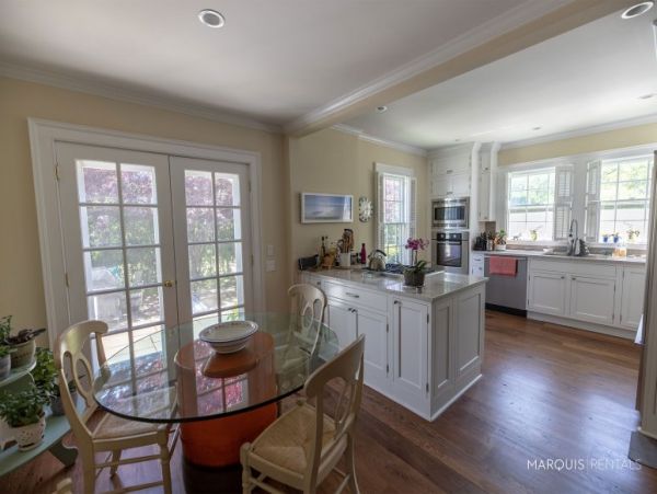 Hamptons Home 1020403