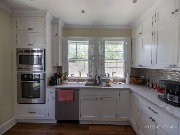 Hamptons Home 1020403