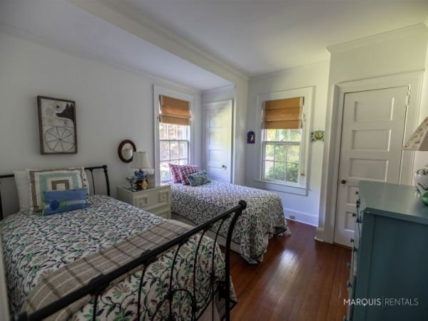 Hamptons Home 1020403
