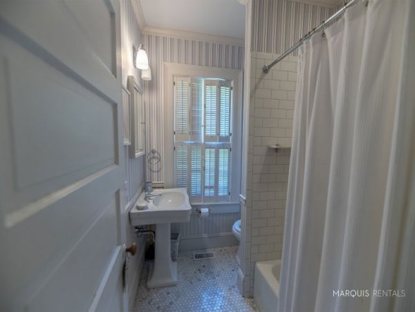Hamptons Home 1020403