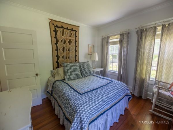 Hamptons Home 1020403